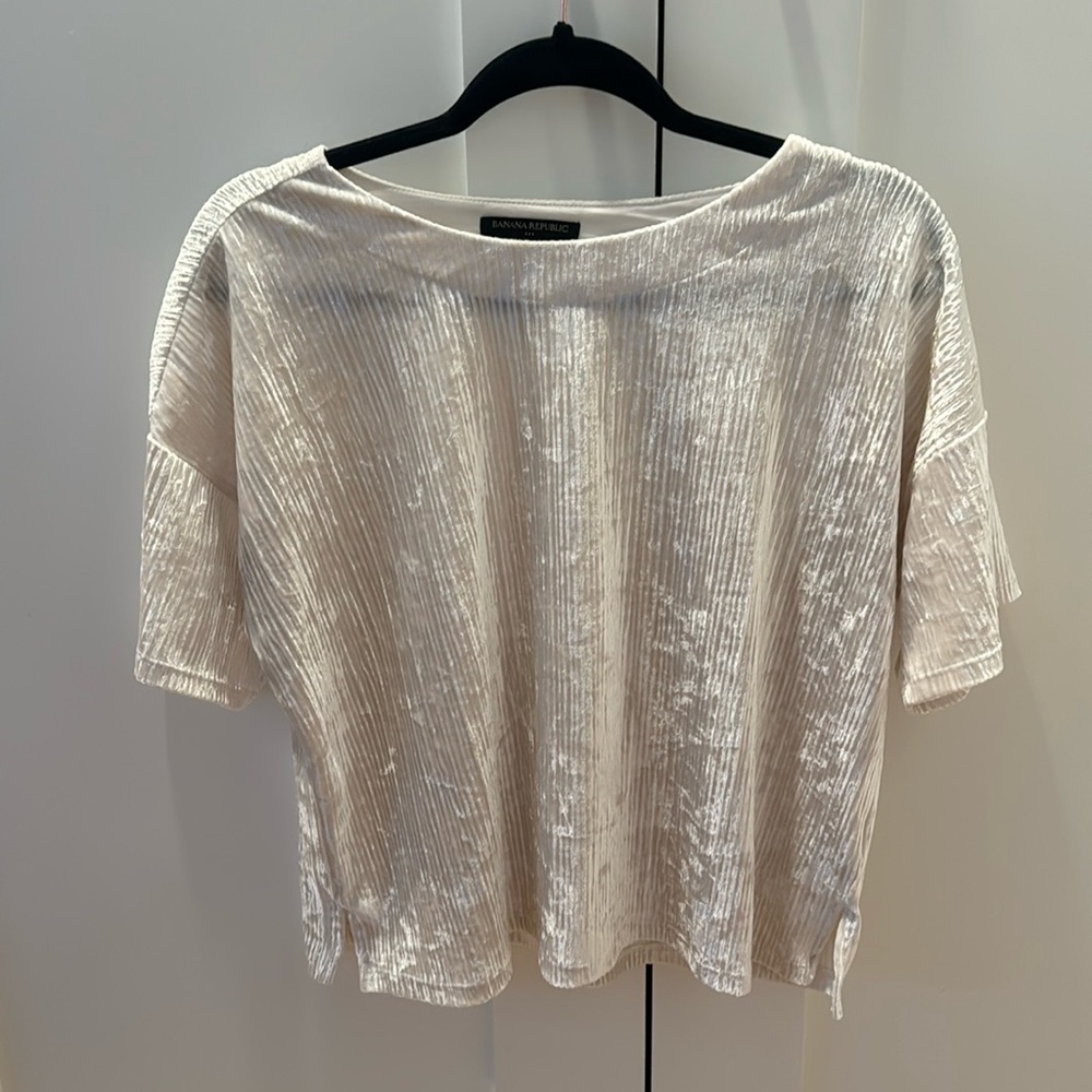 Banana republic velvety textured top size small
